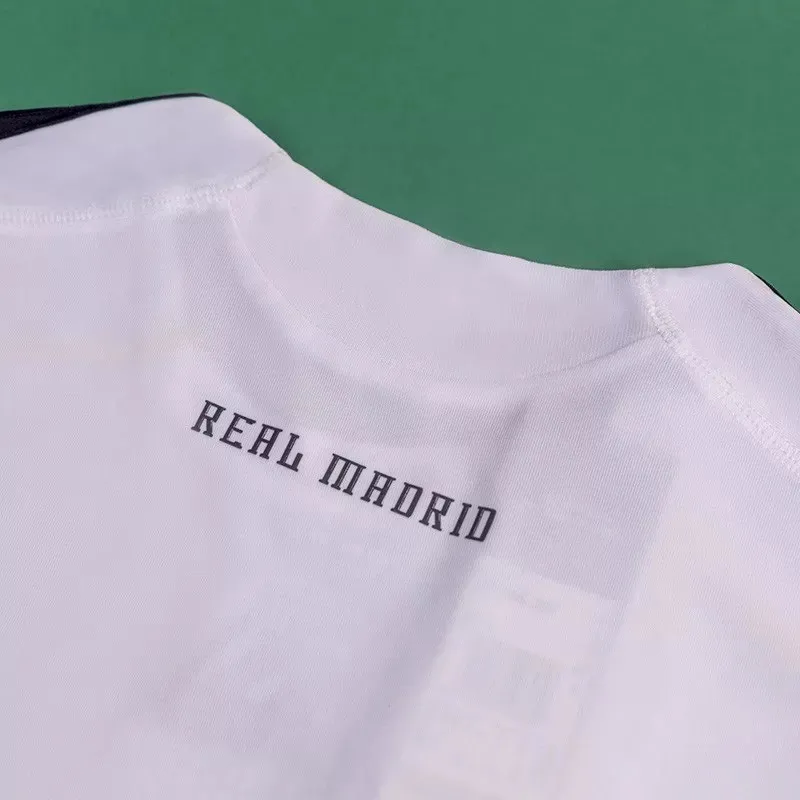 Real Madrid 2009/10 Home Jersey Tag 3